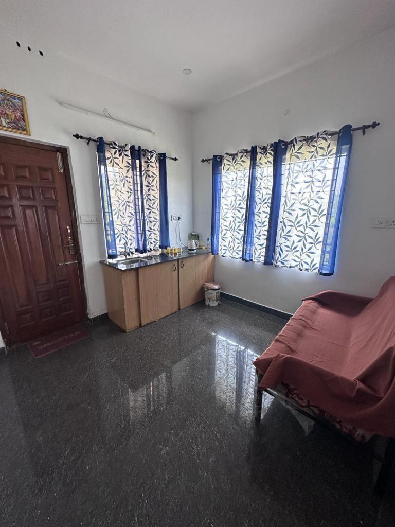 Sandy 4 Bhk Homestay - Only Adults Allowed Ooty Exterior photo